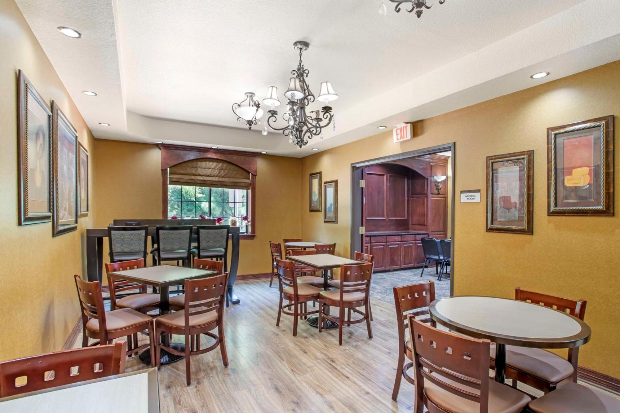 Best Western Plus Crown Colony Inn & Suites Lufkin Dış mekan fotoğraf