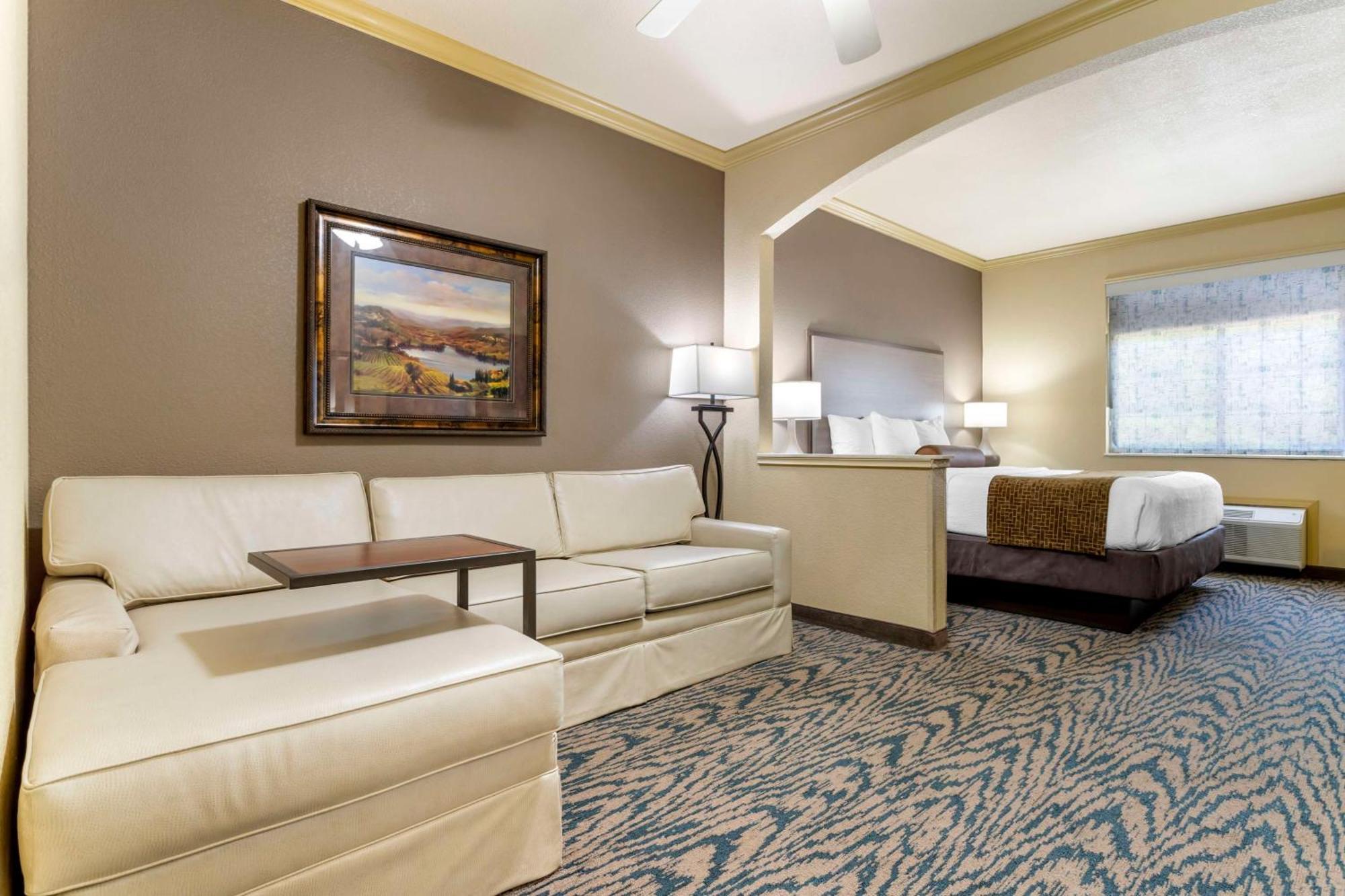 Best Western Plus Crown Colony Inn & Suites Lufkin Dış mekan fotoğraf