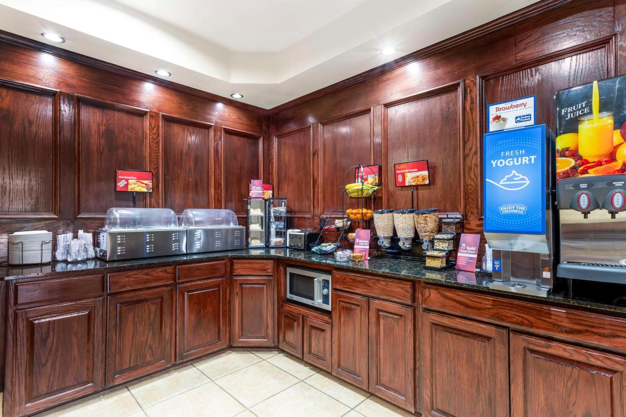 Best Western Plus Crown Colony Inn & Suites Lufkin Dış mekan fotoğraf